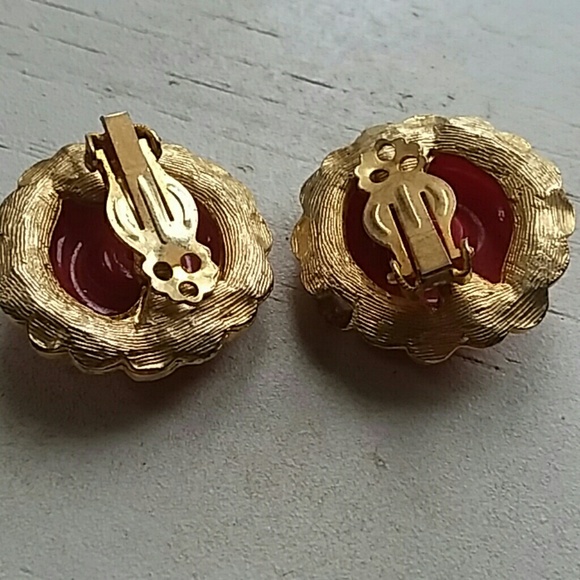 Vintage Necklace with Clip Earrings Set - Picture 5 of 6